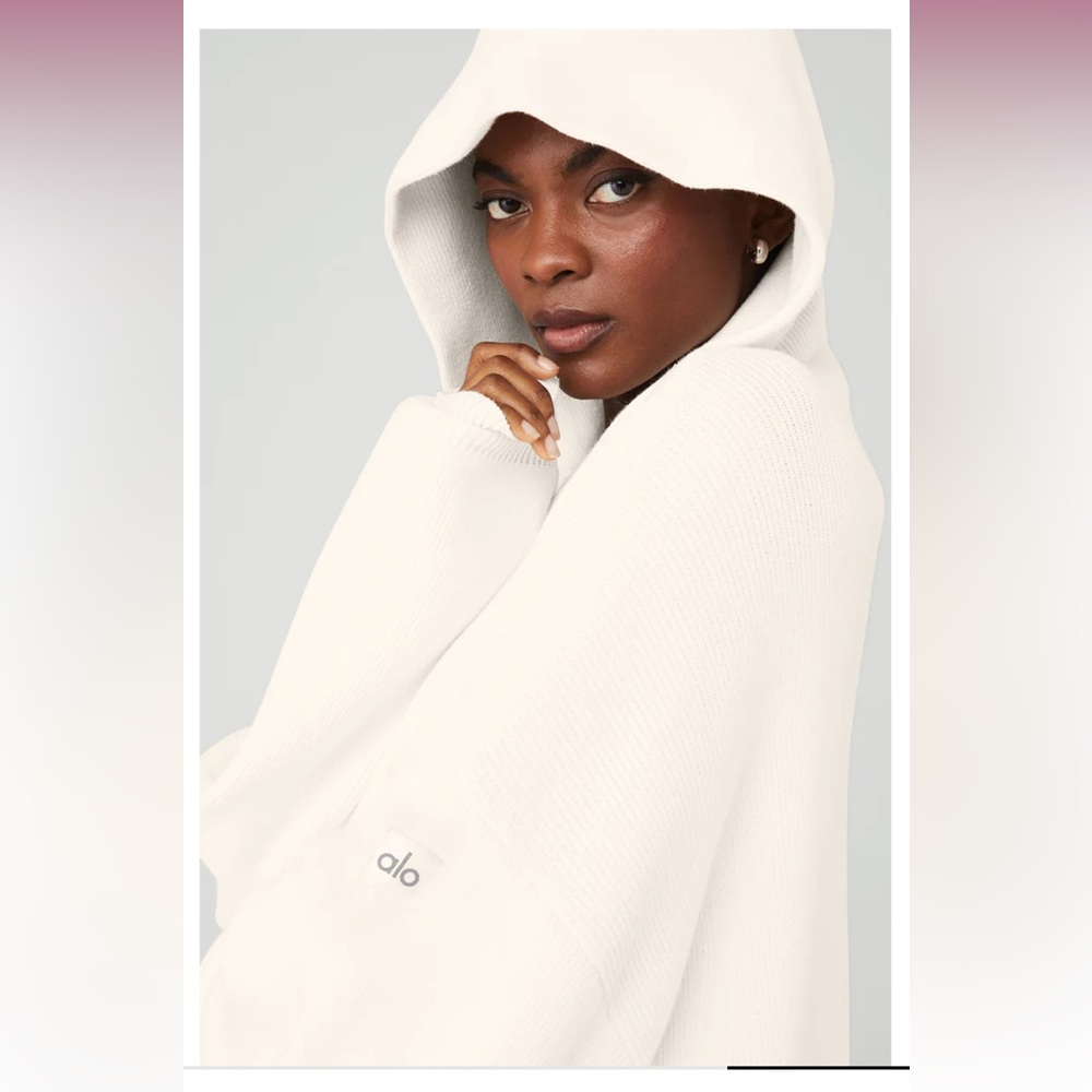 Alo Yoga☆ Scholar Hooded Sweater アイボリー ユニセックス Scholar Hooded Sweater - Ivory | ALO